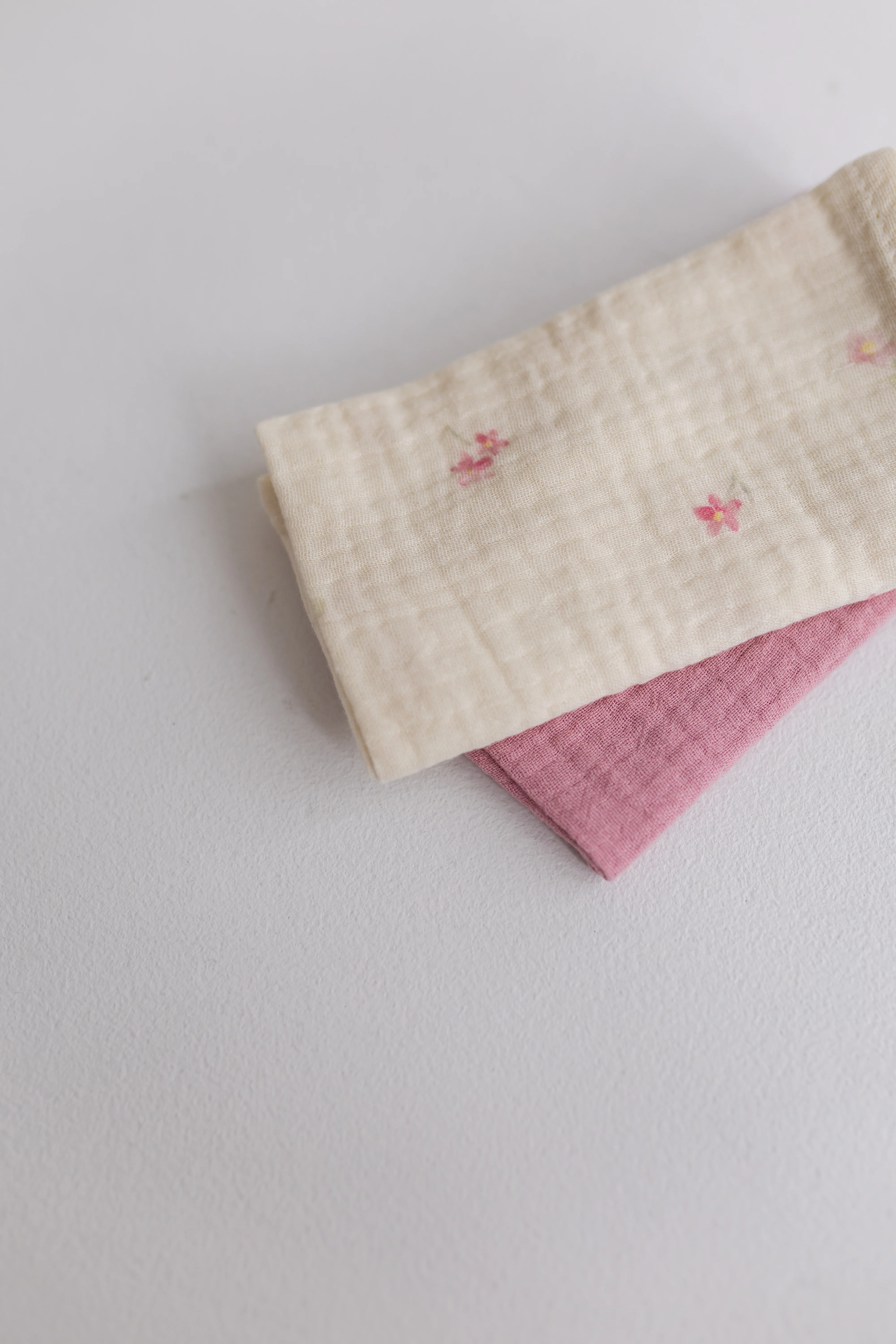 Mini Pink Flora & Raspberry - zestaw małych pieluszek muślinowych - Image 6